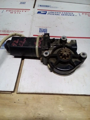 91 93 92 Chrysler Imperial New Yorker oem right rear power window motor - Image 1 of 3