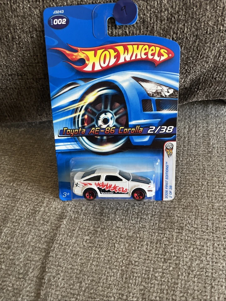 风火轮 2006 年第一版丰田 AE-86 卡罗拉白色 2/38 (9 — 第 1/1 张图片
