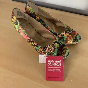 Dexflex Comfort Womens Wedge Shoes Heels, Floral Pattern, NWT, Size 6.5 - Picture 1 of 11