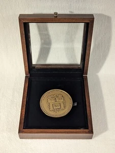 Vtg 1985 Harvard University Alumni Assn. Service Bronze Medal Medallic Art Co - Picture 1 of 9