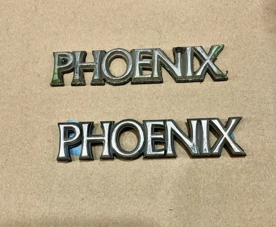 庞蒂亚克凤凰汽车徽章塑料原始设备制造商老式稀有 4 英寸原装欧米棒 — 第 1/3 张图片