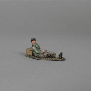 THOMAS GUNN WW2 GERMAN SS172 GERMAN TANK CREW RESTING - Picture 1 of 5