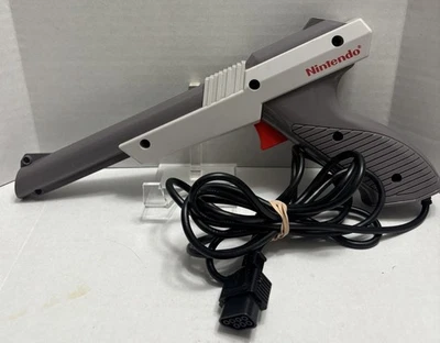 Nintendo  Zapper Light Gun Original 1985 - Image 1 of 3