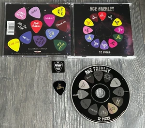 KISS CD Ace Frehley 12 Picks Guitar Pick Black Gold Hype Sticker 1997 Megaforce - Picture 1 of 7