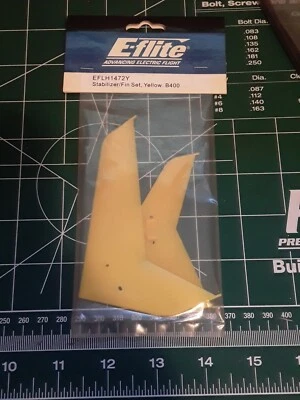 E-Flite EFLH1472Y Blade 400 Stabilizer Fin Set Yellow - Image 1 of 3