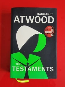 The Testaments: sequel to The Handmaid's Tale by Margaret Atwood - Foto 1 di 12
