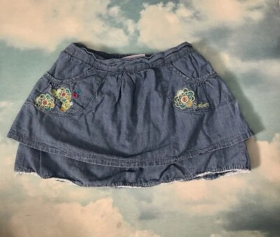 Falda vaquera 4T Skechers en capas con flores bordadas Foto 1 de 4