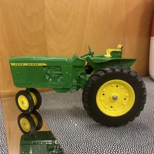 John Deere Tractor 3020 Vintage 1/16 Diecast FACTORY DEFECT Diecast - Bild 1 von 11