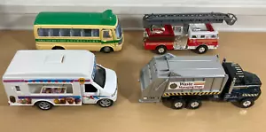Lotto veicoli pressofusi pull back minibus pubblico spazzatura gelato camion dei pompieri - Foto 1 di 19