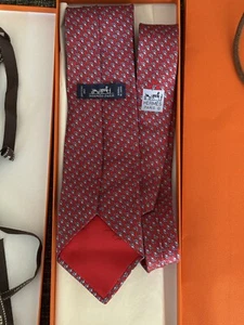 Hermes Krawatte - Haifisch Muster - Rot - Original mit Karton 2018 | Sharks - Bild 1 von 7