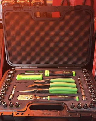 Snap On 33-pc 3/8"" Drive Metric & SAE General Service Foam Set 233FSMBFR - Image 1 of 2