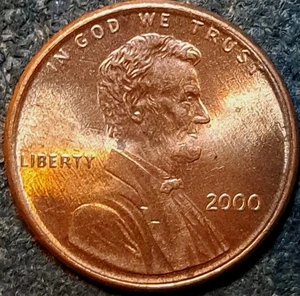 Tilted Collar Obv ~ 2000 P Lincoln Memorial Cent Penny 1C ~ Mint Error Coin - Picture 1 of 2