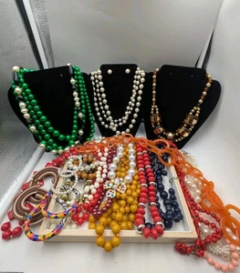 Over 2lbs Bright Vintage & Modern Plastic Wearable Fashion Costume Jewelry Lot - Picture 1 of 9