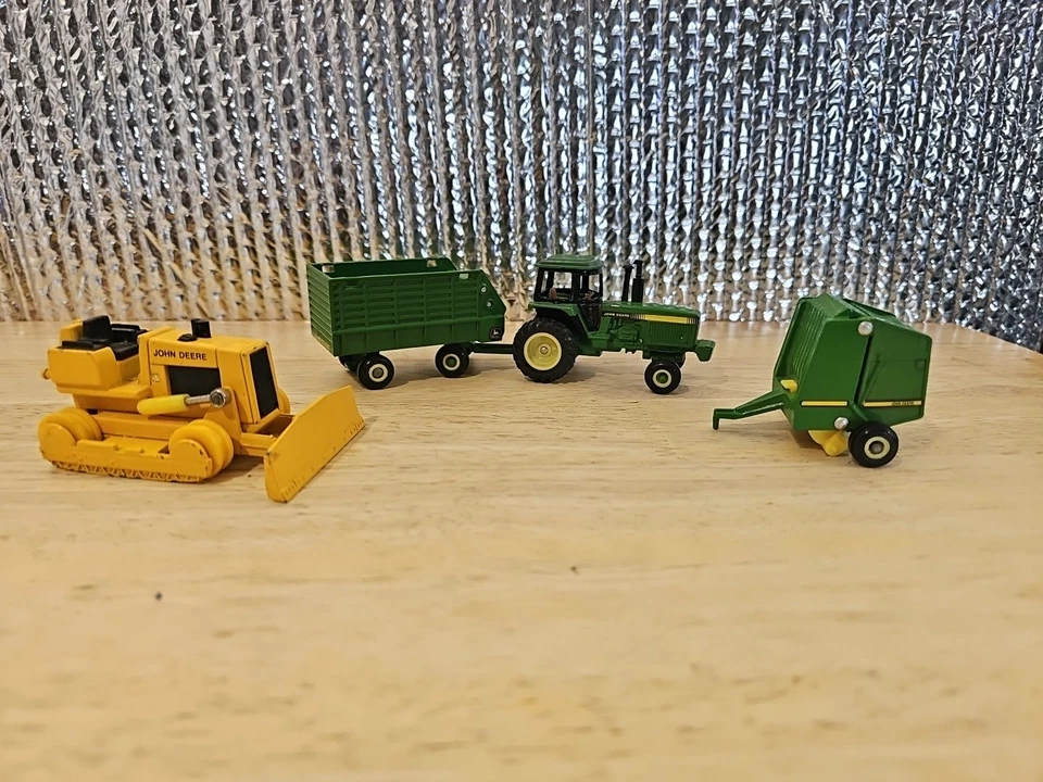 John Deere ERTL Tractor + 535 Round Hay Baler 1:64 Scale DieCast Lot Of 4  - Image 1 of 4
