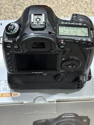 Canon EOS 5D Mark III 22.3 MP Digital SLR Camera - Body + BG-E11 grip - Image 1 of 4
