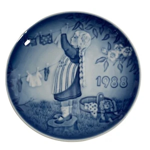 Plato de coleccionista Bing & Grondahl WASH DAY Día del Niño 1988 5,25" - Imagen 1 de 9