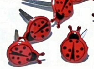 DIMINUY LADYBUG BRADS Bugs Verano Jardín Insectos Libro de recortes Estampado Tarjeta - Imagen 1 de 1