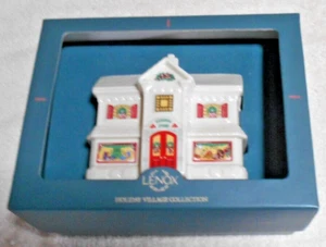 Lenox Holiday Village Collection, K. Kringle General Store, 1992 - Picture 1 of 5