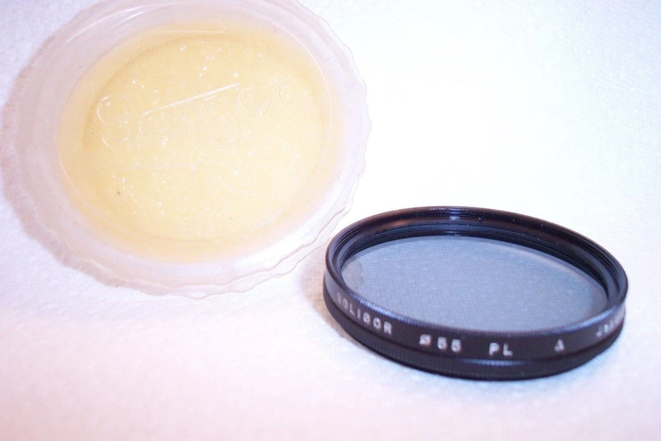 Soligor 55 mm Polarizer Screw-In Filter with Case Made in Japan (K-9) - Image 1 of 1