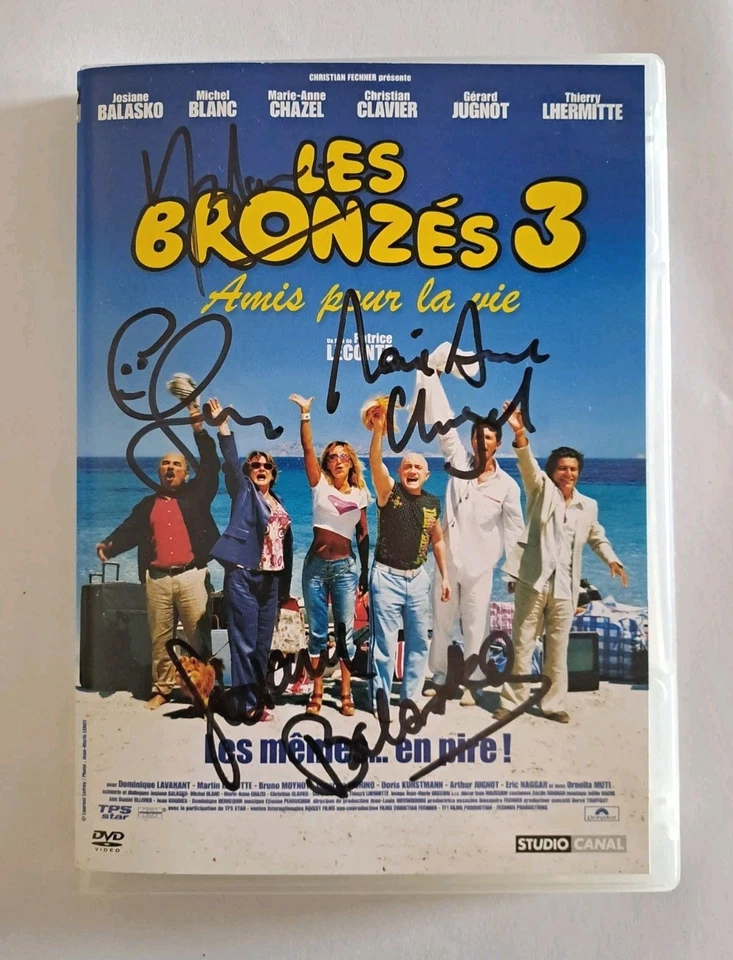 DVD LES BRONZÉS 3, DÉDICACÉ PAR M. BLANC, JUGNOT, CHAZEL ET BALASKO - AUTOGRAPHE - Photo 1/1