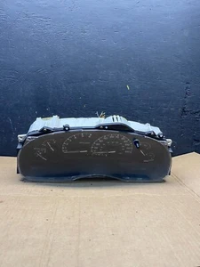 Cuadro de instrumentos velocímetro Mazda 2500 3000 1999-2000 M1757 DG - Imagen 1 de 8