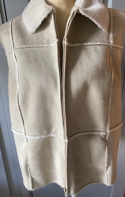(RELATIVITY) Faux Shearling Vest Size 1X Cream Color EUC - Image 1 of 4