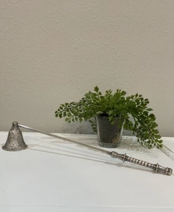 Vtg Ornate Floral Botanical Metal Silver Plated Candle Snuffer Straight Handle - Picture 1 of 9