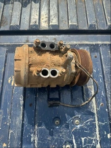 89-90 1st Gen Dodge Cummins Ac Compressor (stock Picture) - Picture 1 of 1