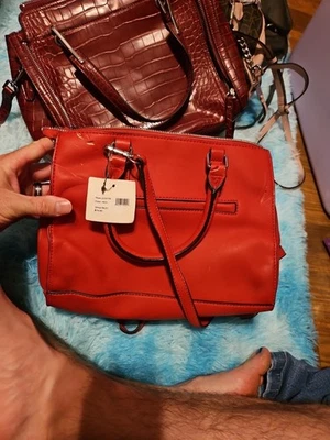 Bolsa acolchoada vermelha com o "GBG" - Imagem 1 de 4