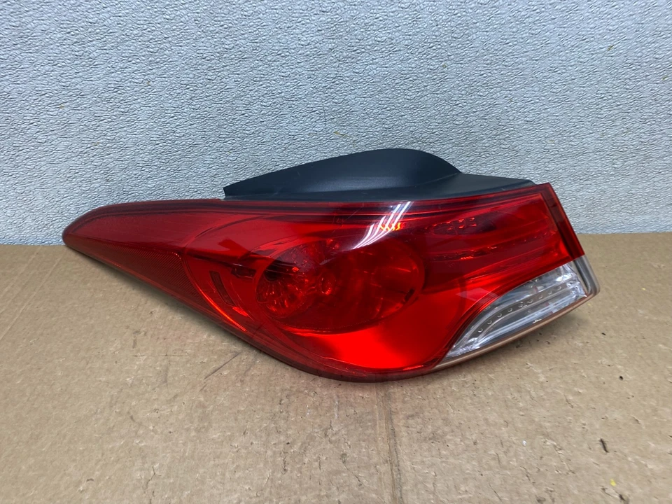 2011 2012 2013 Hyundai Elantra Sedan Left Driver Side Tail Light OEM V3007 DW - Image 1 of 4