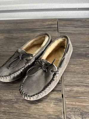 Zapatillas Minnetonka 3749 para Hombres 10 Forradas de Piel de Oveja Gamuza Suela Dura Sin usar, en Caja Marrón Foto 1 de 4