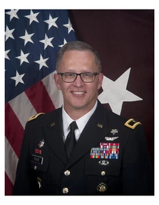 "Foto del General del Ejército de los Estados Unidos Michael L. Place 8x10 #3 en 8,5"" x 11" - Imagen 1 de 1