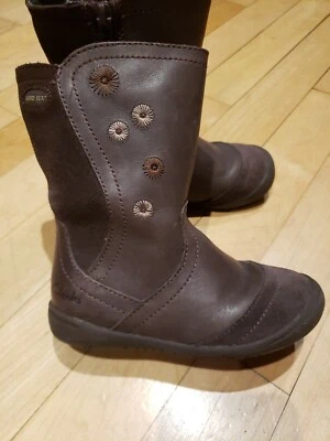 ZAPATOS DE NIÑA CLARKS GORE TEX MARRÓN CUERO Y GAMUZA BOTAS ALTAS, talla 6,5 M Foto 1 de 4