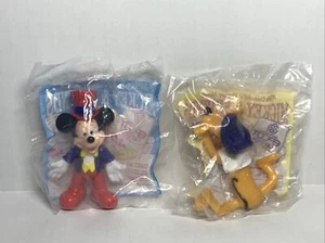 Vintage Disney 1993 Mickey In USA Pluto In France World Epcot Figur Posable 4A - Bild 1 von 2