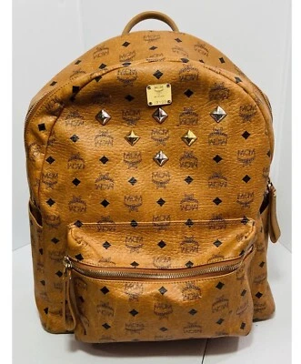 Mochila MCM Stark Visetos con tachuelas coñac Foto 1 de 4