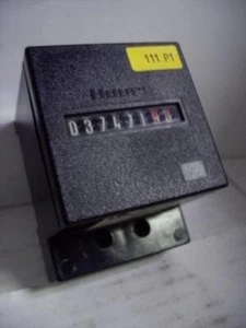 KUBLER AH57 8-DIGIT DIN-MOUNT HOUR COUNTER 130VDC / 440VAC - Picture 1 of 1