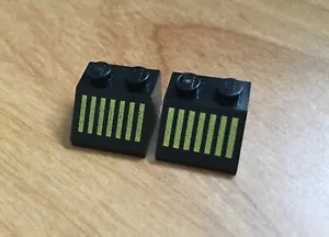 LEGO 2x Vintage Black Slope 45 2 x 2 con Rejilla Amarilla 6988 6954 Blacktron 3039p10 - Imagen 1 de 3
