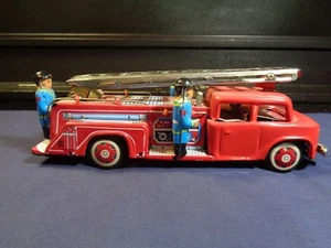 Vintage Toy Tin Fire Truck Friction Siren (bell) MF718 nice orig boxes - Picture 1 of 11
