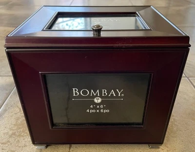 The Bombay Company 2001 Wooden Photo Frame Keepsake Box, 7" x 6" x 7" - Image 1 of 4