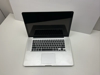 Apple Macbook Pro 15” A1286, Intel i5 2,53 GHz mediados de 2010 4 GB Ram 500 Gb HDD Foto 1 de 4