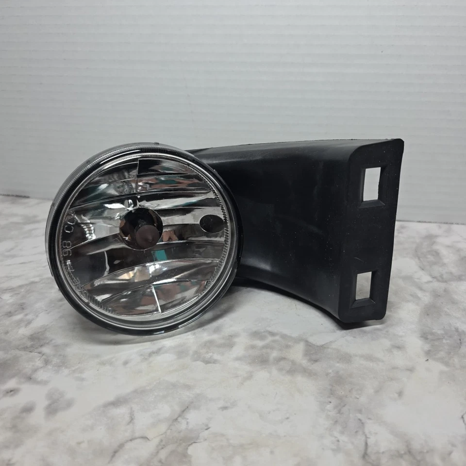 Сменная противотуманная лампа Dodge Ram 55076941AB Ram 1500 99-01 2500 3500 99-02 LH - Изображение 1 из 4