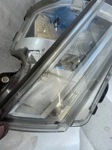 HELLA 1LL 010 478-131 Hauptscheinwerfer links für Volvo FH FM 2 103 563 4 - Bild 1 von 5