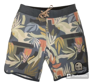 HOWLER BROTHERS Bruja Board Shorts Stretch Quick Dry Mens Size 30 Floral Print - Picture 1 of 17