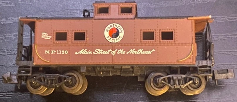 Various N - Caboose Northern Pacific 1126 - CL - Image 1 of 1