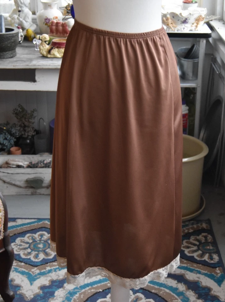 Falda interior vintage años 70 VANITY FAIR marrón nailon medio deslizamiento talla pequeña BF Foto 1 de 4