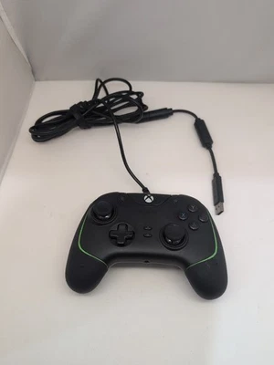 Razer Wolverine V2 Gaming Controller for Xbox Series X/S - Black - Image 1 of 4