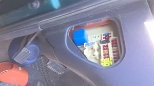 Interior Cabin Fuse Box From 98 1998 DODGE RAM 1500 - Picture 1 of 12
