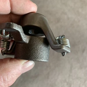 BELL and GOSSETT 186410 ?? Circulating Pump Coupler,Cast Iron 1/2” X 5/8” NOS - Picture 1 of 13