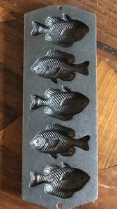 Lodge - 5PP2 - Cast Iron Fish Mold Cornbread Pan USA 5 Fish 15.25" Long - Bild 1 von 13