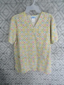 SB Scrub Top Size M Yellow Multi Color Shapes V Neck Short Sleeve Pockets Work - Picture 1 of 3